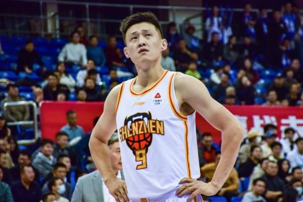 教練教你打籃球！周鵬13中10砍24分&生涯總得分升歷史第十三！