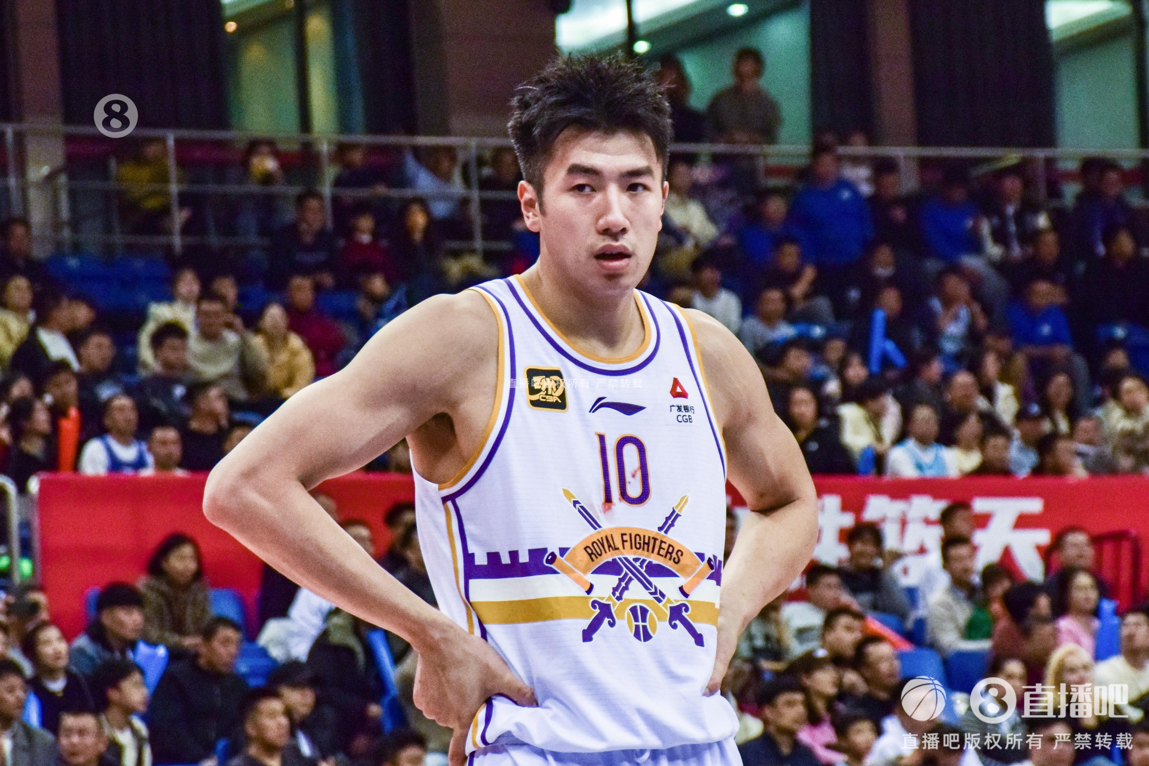 高效表現(xiàn)難救主！鄒雨宸11中8拿下21分7籃板